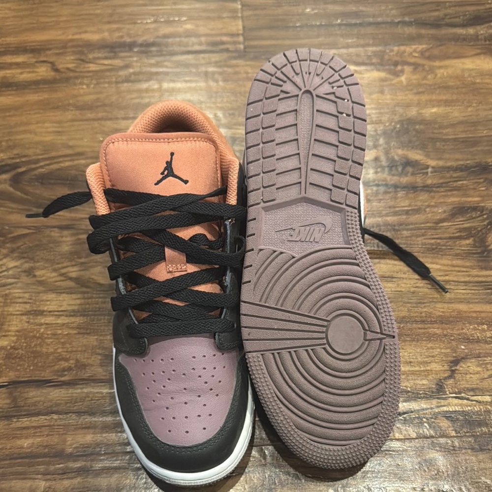 Jordan Kids' Black and Peach Sneakers - Picture 3 of 5
